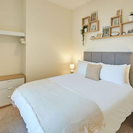 Host & Stay - South Cliff Apartment Скарбъро Екстериор снимка