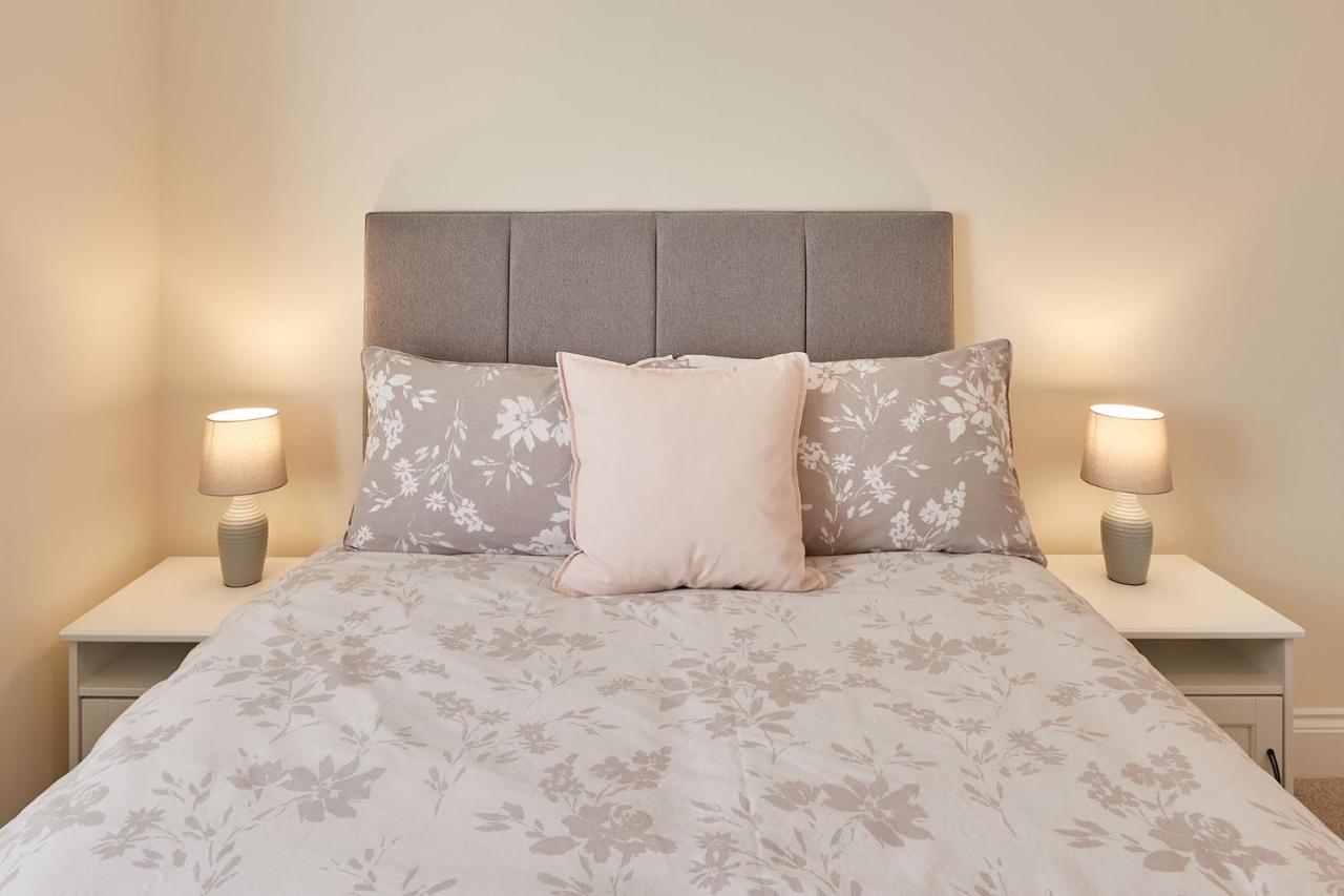 Host & Stay - South Cliff Apartment Скарбъро Екстериор снимка